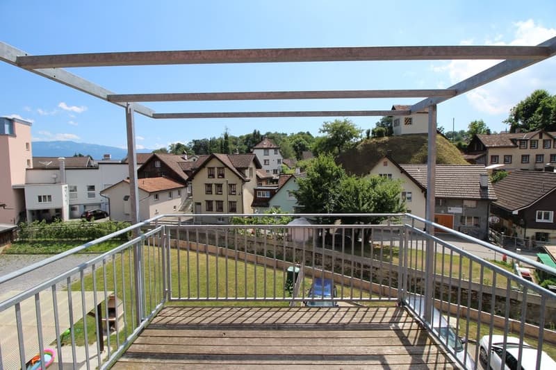 TOLLE 3.5 ZIMMER WOHNUNG MIT BALKON ZU VERMIETEN (1)