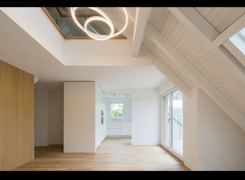 STILVOLLES AMBIENTE UND MODERNE ELEGANZ IN KLOTEN (7)