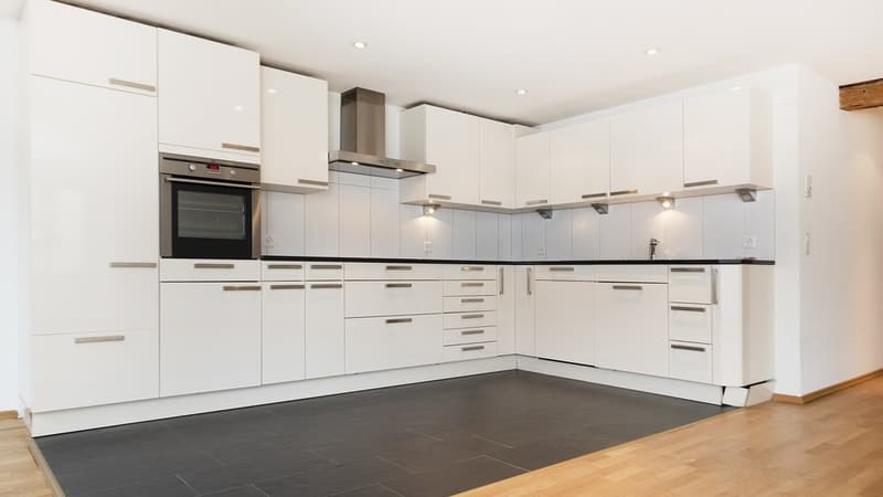 WUNDERSCHÖNE WOHNUNG MIT TERRASSE AN TOP-LAGE! (2)