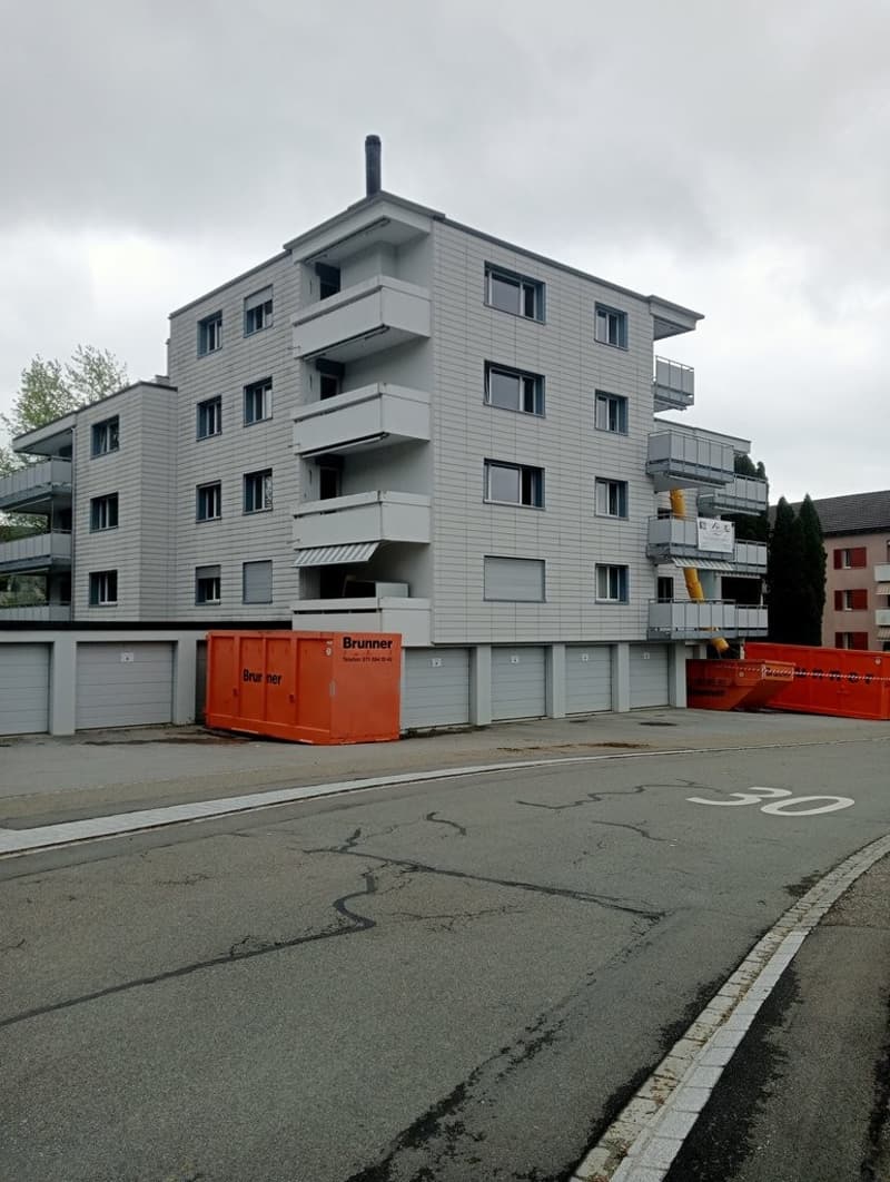 BASTEL- / HOBBYRAUM FÜR KREATIVE UND PRAKTISCHE NUTZUNG (1)