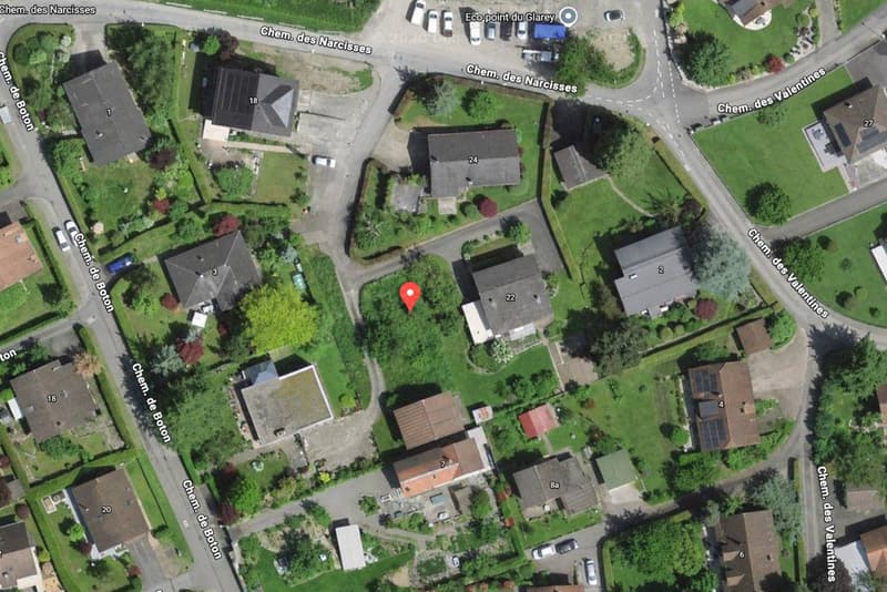 Villa en construction dans un quartier résidentiel - ossature bois (2)