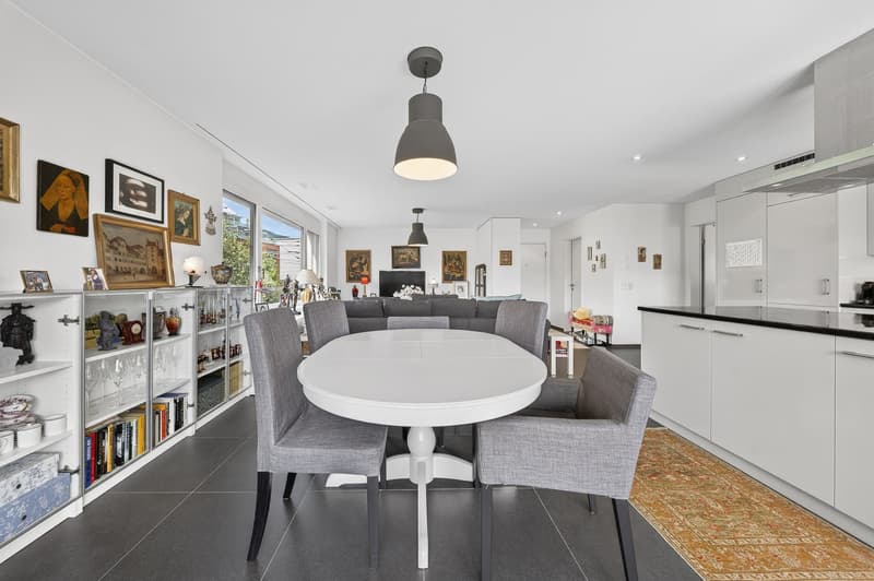 Moderne 2.5-Zimmer-Wohnung mit Balkon und Top-Ausstattung in Altendorf (6)