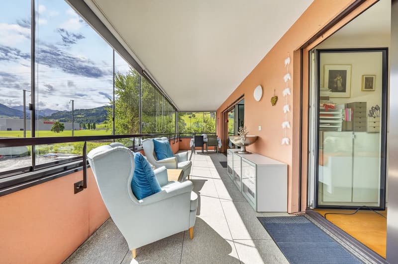 Moderne 2.5-Zimmer-Wohnung mit Balkon und Top-Ausstattung in Altendorf (10)