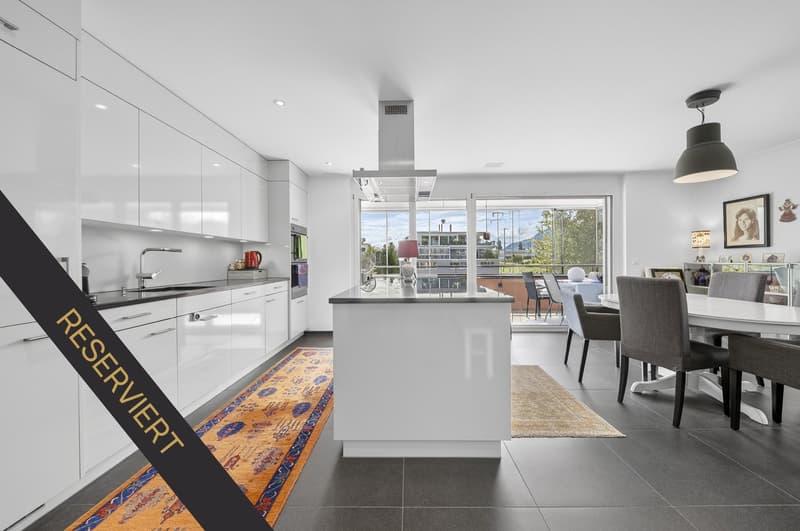 RESERVIERT: Moderne 2.5-Zimmer-Wohnung mit Balkon und Top-Ausstattung in Altendorf (1)