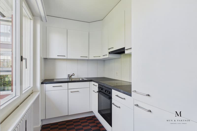 3.5 Zimmer Wohnung mit Lift, optionaler Garage und Seenähe (6)