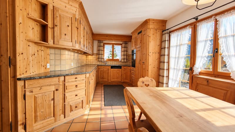 Eine Immobilie, die sofort berührt. Traditionell. Warm. Sonnenverwöhnt. (6)