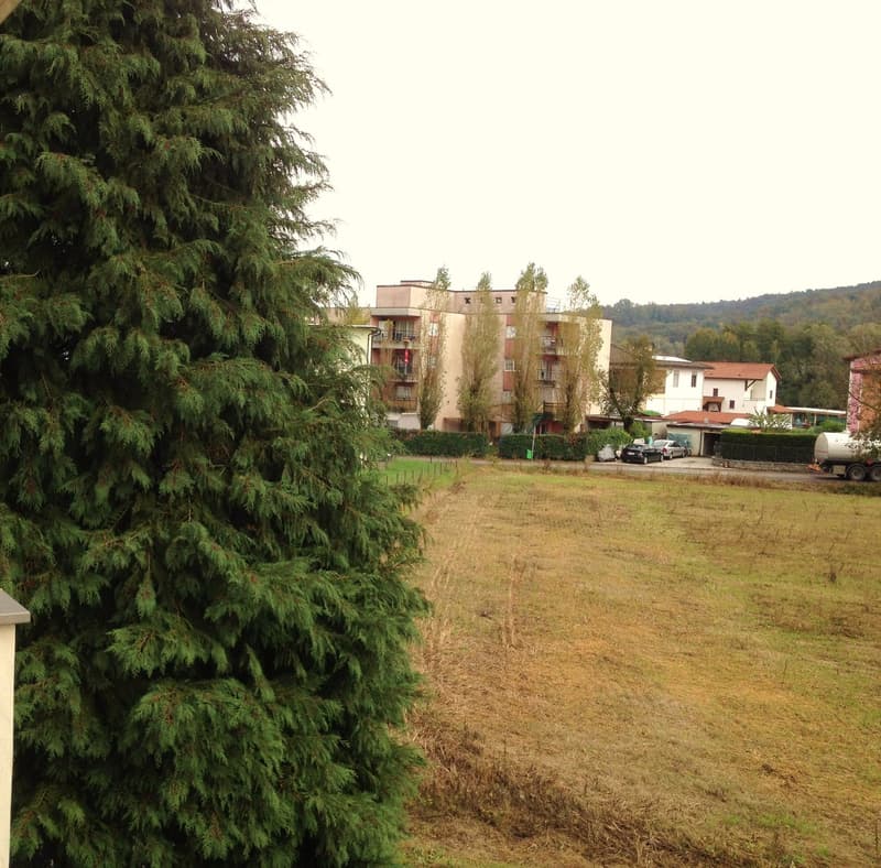GRANDE Appartamento 4 locali con balcone a Stabio (4)