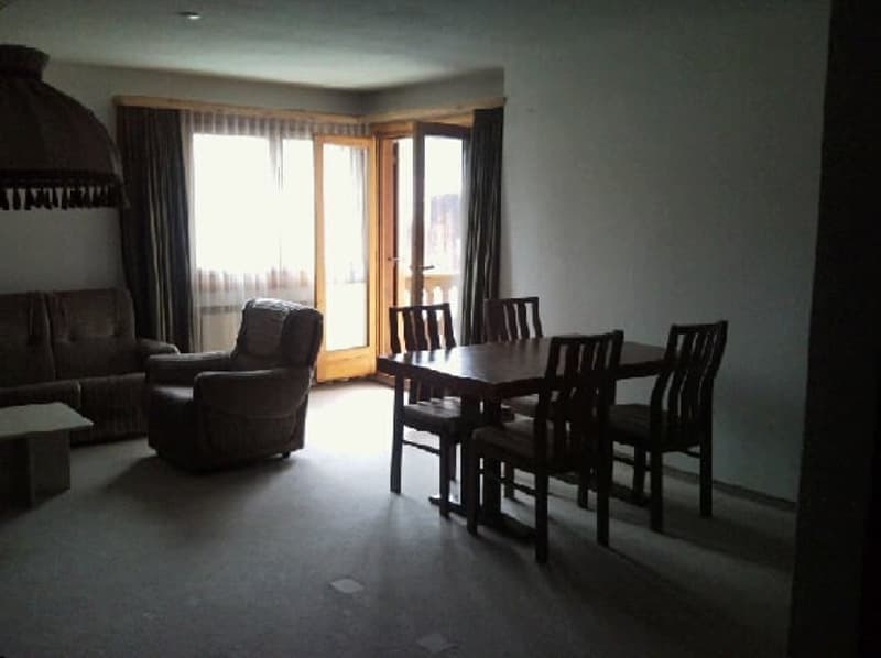 appartamento di 2.5 locali con balcone e vista lago a St. Moritz (1)