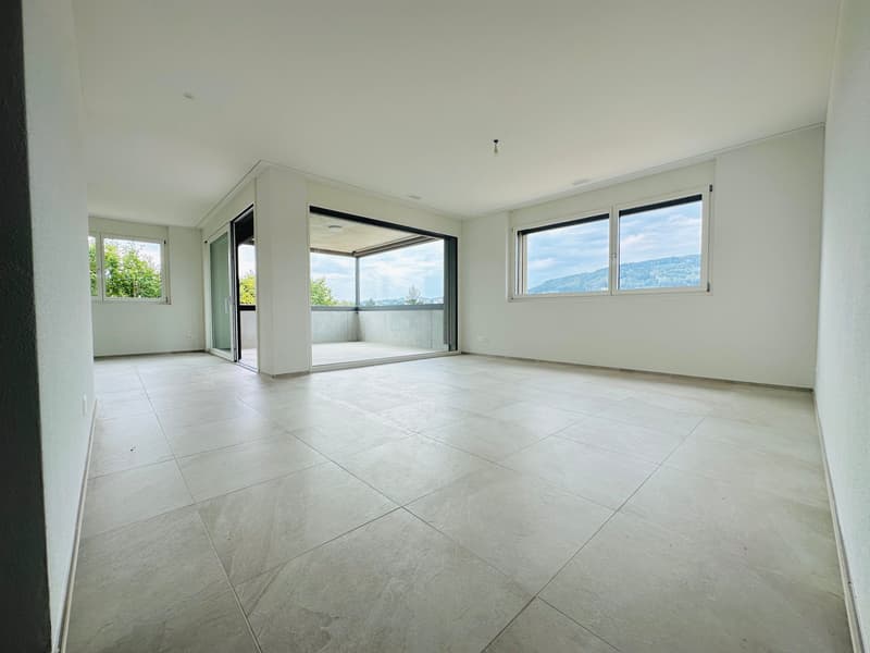 GEDECKTER BALKON MIT WEITBLICK INS GRÜNE (12)