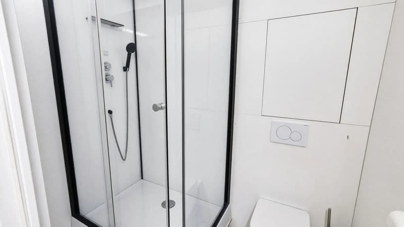 Helle Bürofläche mit 100 m² Nutzfläche in Ried (Muotathal) (4)