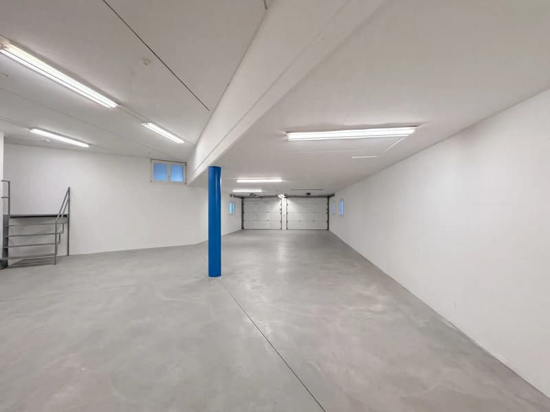 180 m² Lager mit Doppel-Garagentor in Gross mieten (5)