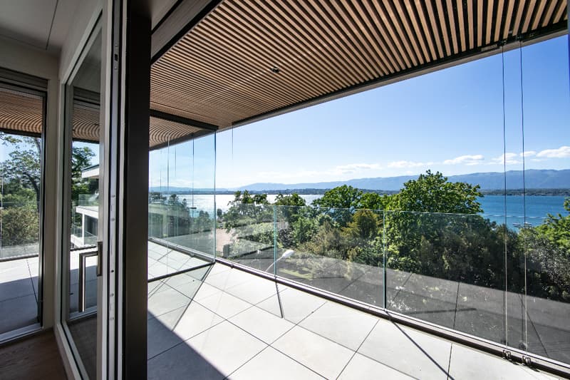 Attique avec vue panoramique sur le Léman (2)