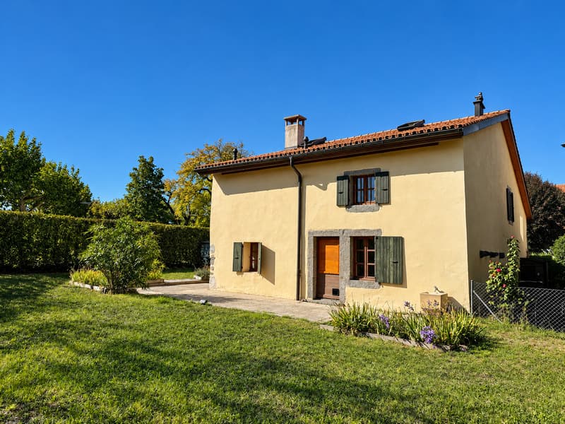 MAISON INDIVUELLE DE CHARME AVEC JARDIN ET 4 CHAMBRES (9)