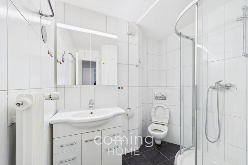 Sonnige 3.5-Zimmerwohnung mit Balkon und Bergsicht in ruhiger Lage (9)