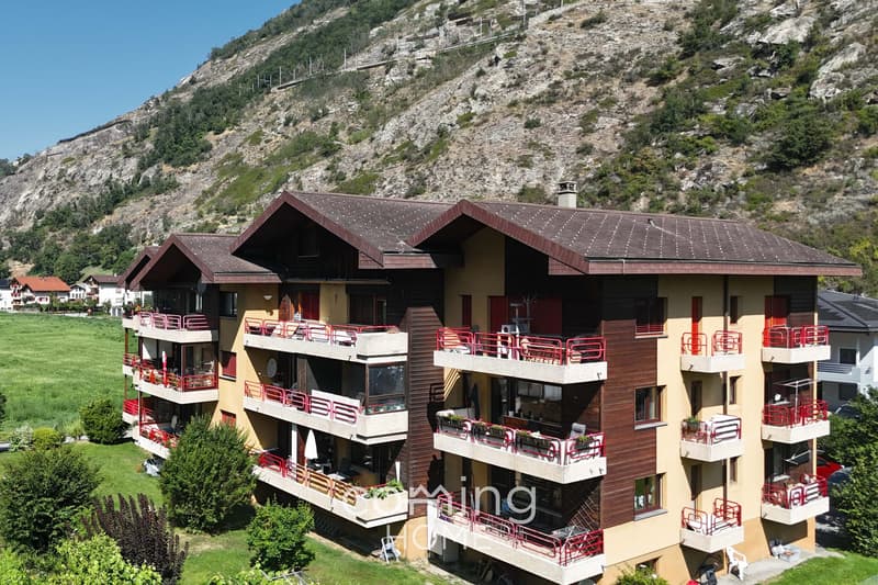 Grosszügige 5.5-Zimmer-Wohnung mit Balkon in Brigerbad (1)