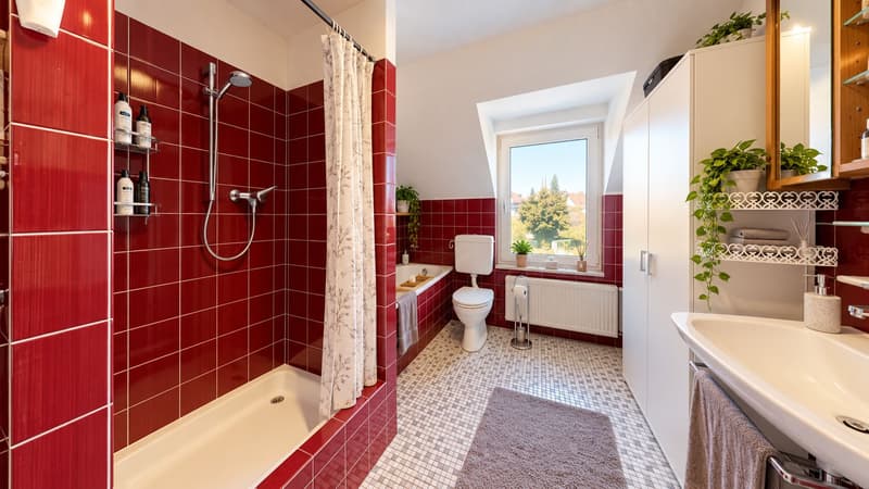 Freistehendes 5.5-Zimmer-Einfamilienhaus mit grossem Garten, Veranda & Weitblick (15)