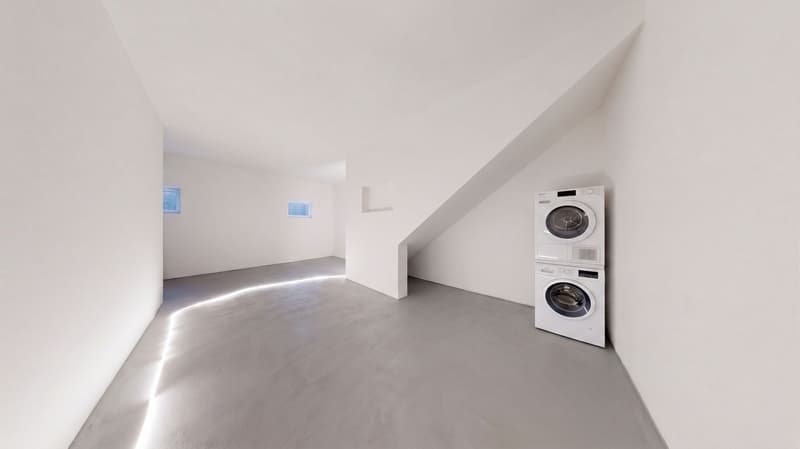 Moderne 5.5-Zimmer-Gartenwohnung mit Master Bedroom, Bad en Suite, Loggia & Balkon (14)