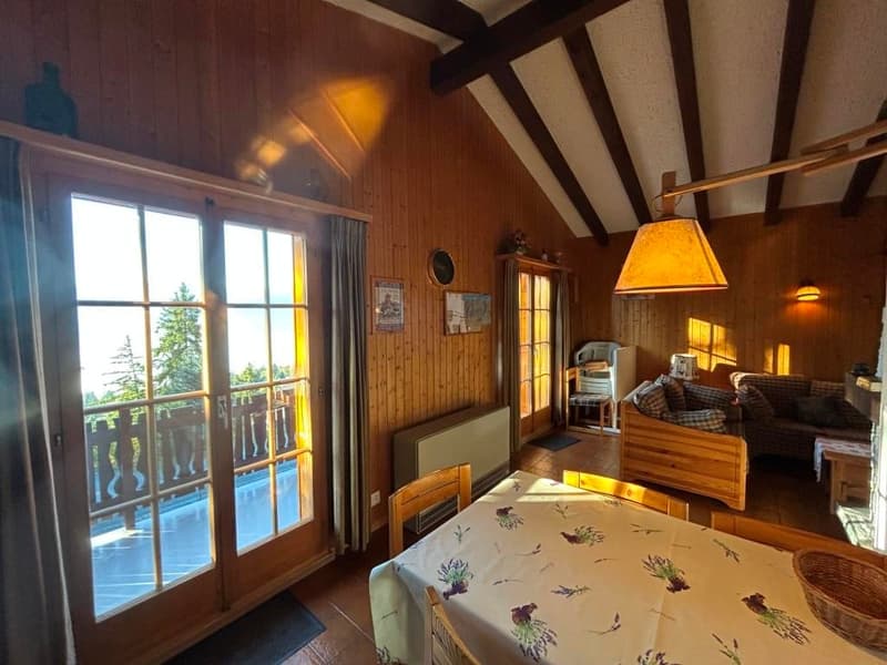 Chalet en madriers à Arbaz avec vue imprenable (5)