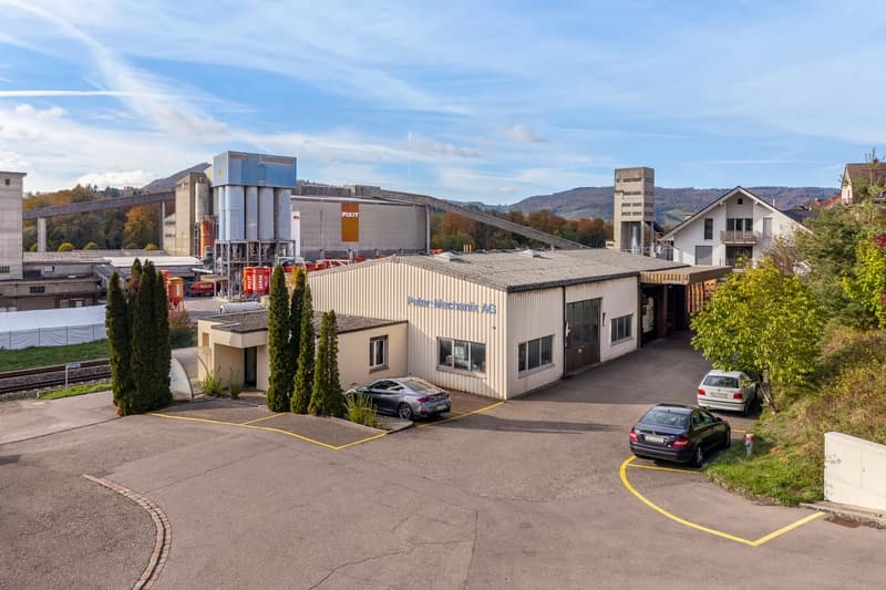 Vielseitige Gewerbeliegenschaft mit Ausbaupotenzial in Holderbank AG (3)