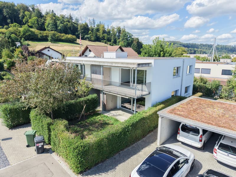 Moderne 2.5-Zimmer-Wohnung mit Gartensitzplatz in Staffelbach kaufen (1)