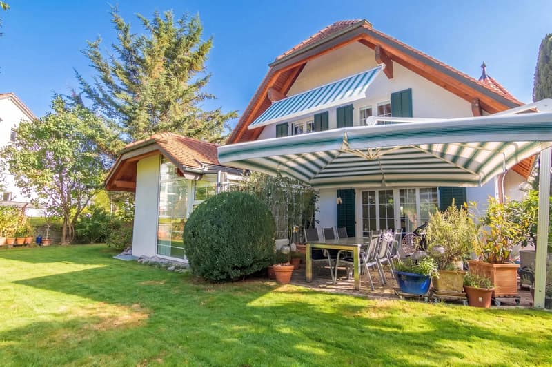 5.5-Zimmer-Einfamilienhaus mit Türmchen und Garten in Bergdietikon (4)
