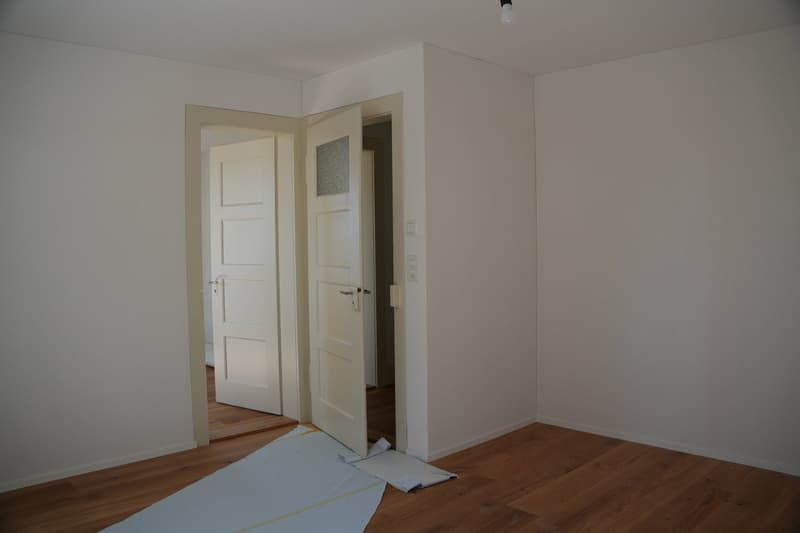 4-Zimmer-Wohnung mit Altbaucharme und traumhafter Sicht auf See und Berge (12)
