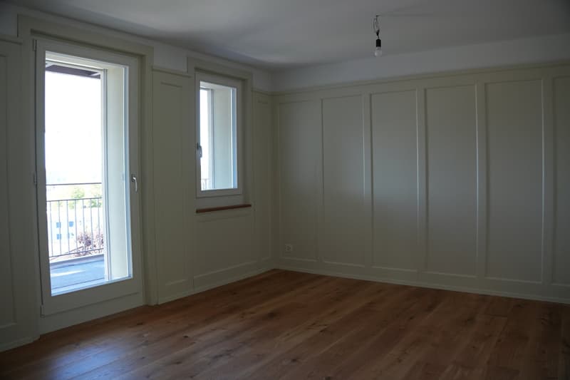 4-Zimmer-Wohnung mit Altbaucharme und traumhafter Sicht auf See und Berge (5)