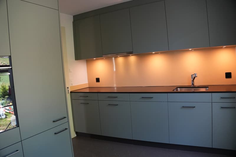 4-Zimmer-Wohnung mit Altbaucharme und traumhafter Sicht auf See und Berge (4)