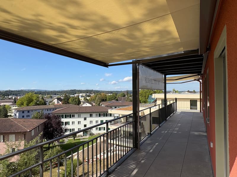 4-Zimmer-Wohnung mit Altbaucharme und traumhafter Sicht auf See und Berge (10)
