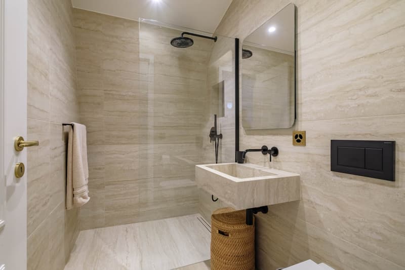 Villa 5 suites rénovée 2025 — piscine, wellness, 1 500 m² sud-ouest (8)