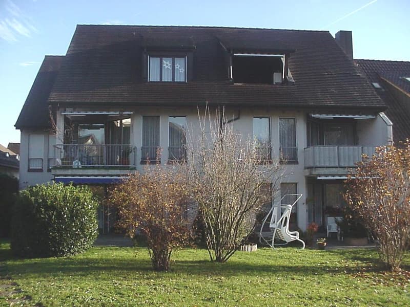 Helle 3.5-Zimmer-Wohnung mit Balkon in Oberwil (1)