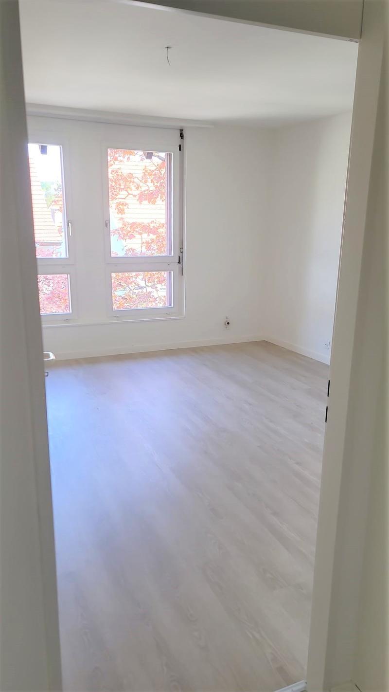 Helle 3.5-Zimmer-Wohnung mit Balkon in Oberwil (13)