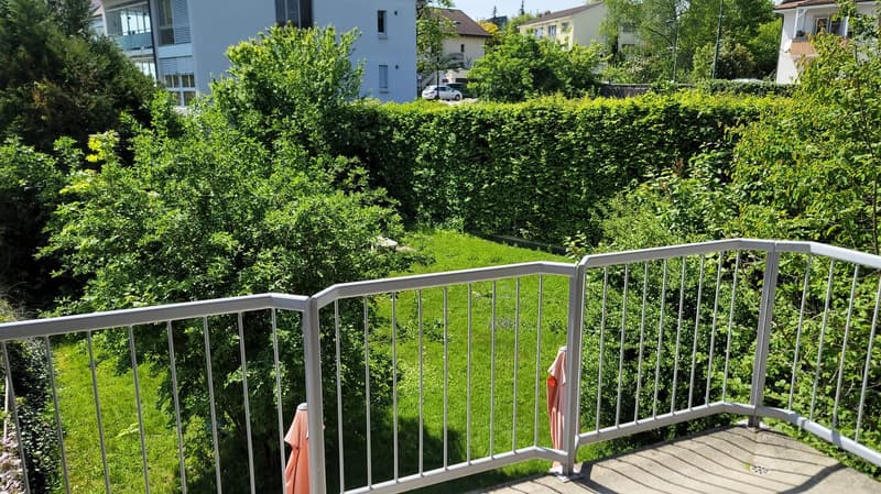 Helle 3.5-Zimmer-Wohnung mit Balkon in Oberwil (4)