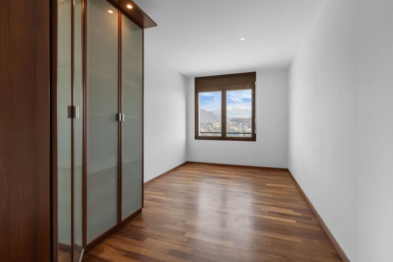 Elegant 3.5-room flat with lake views in Vernate (11)