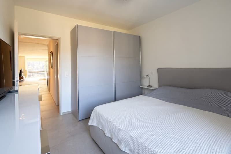 3,5-Zimmer-Wohnung in einer Wohnanlage mit Swimmingpool und Park (6)