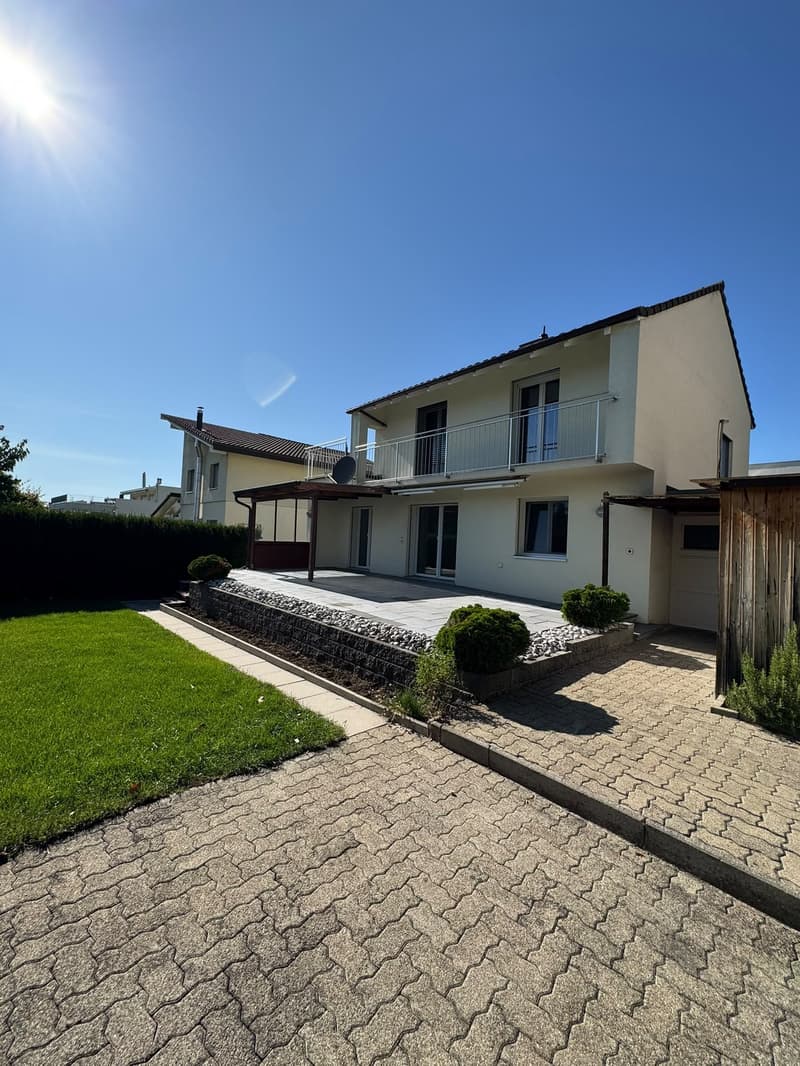 Saniertes Einfamilienhaus mit 6.5 Zimmern und guter Lage (3)