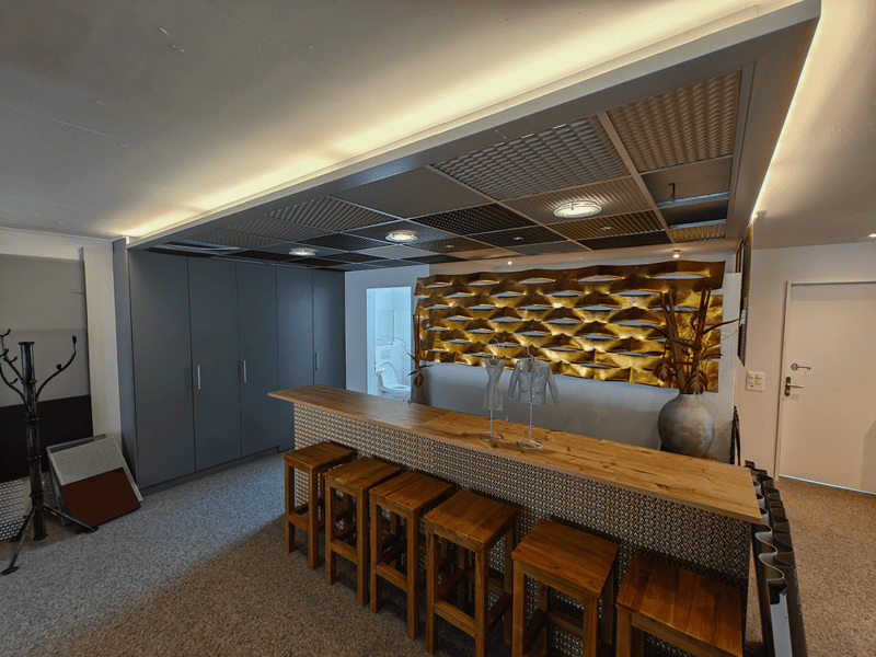 Open Space Büro / Showroom b