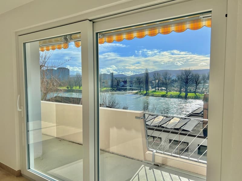 Exklusive 4.5 Zimmer mit Rheinblick und Cheminée (8)