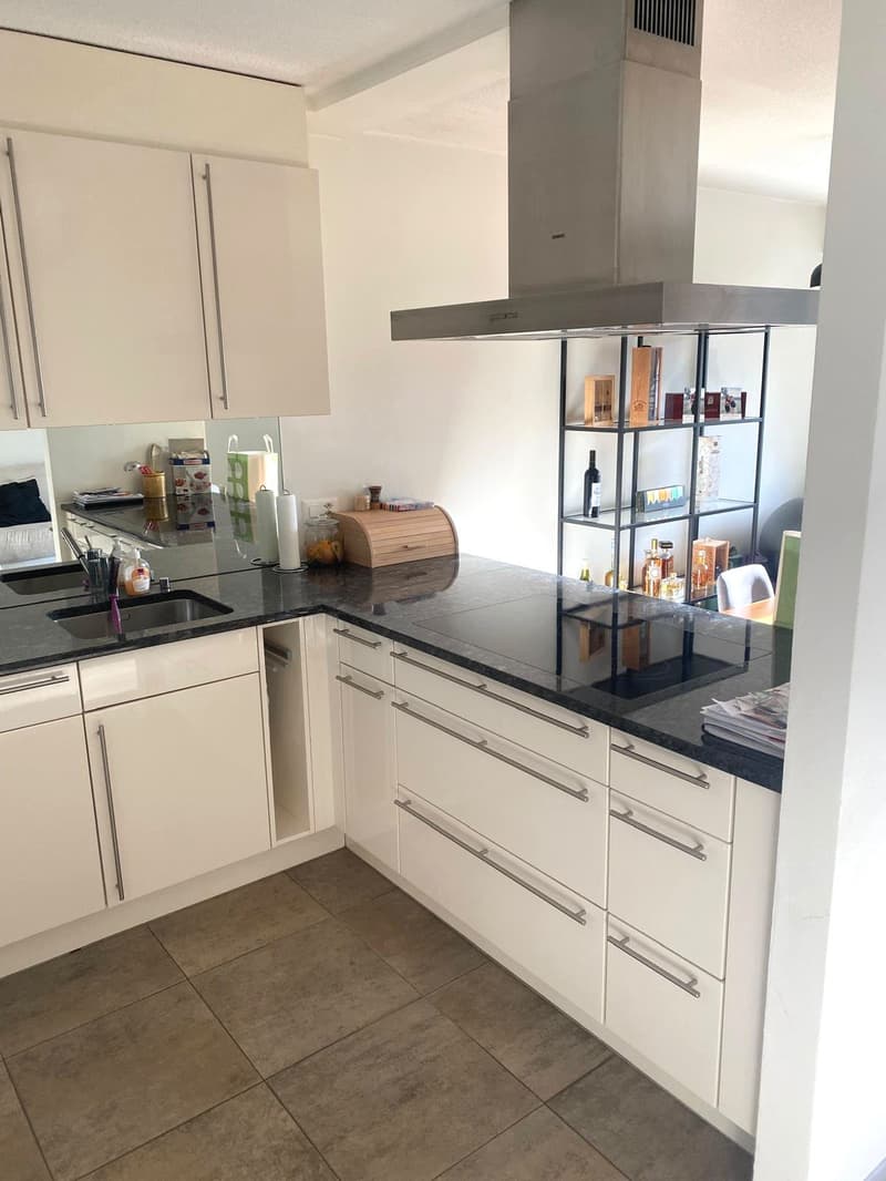 Charmant appartement de 3.5 pièces avec balcon et piscine à La Neuveville (3)
