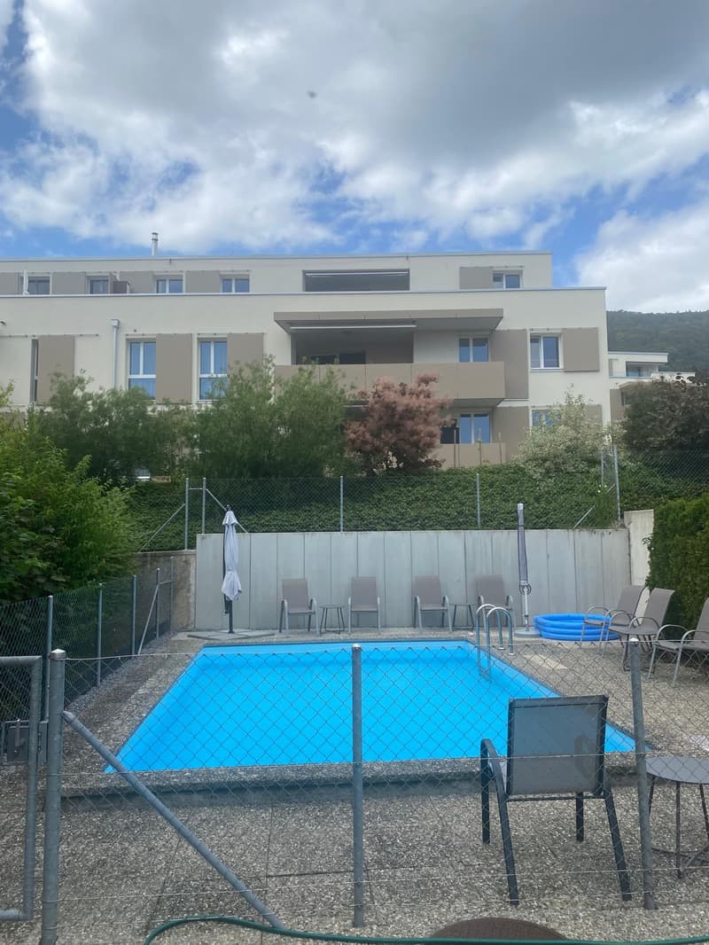 Charmant appartement de 3.5 pièces avec balcon et piscine à La Neuveville (10)