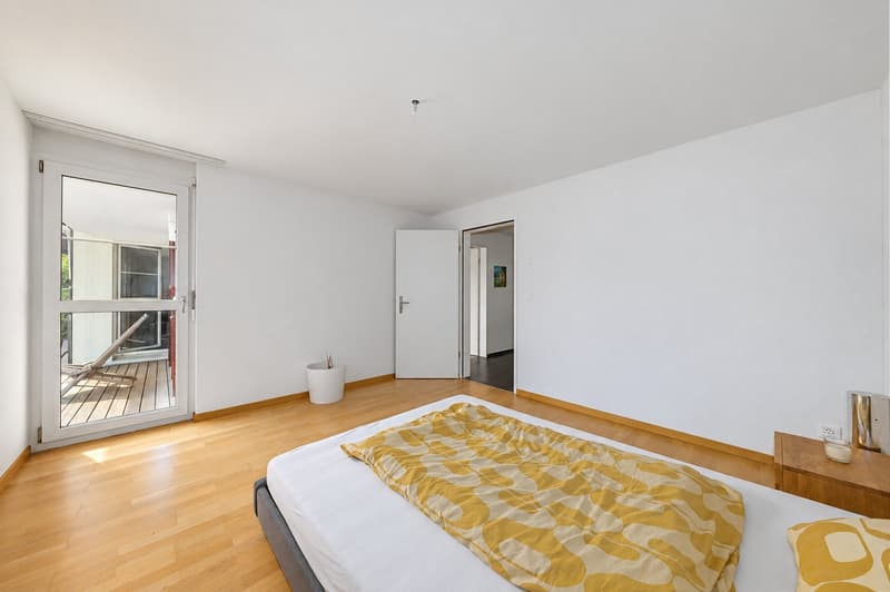 Stilvolle 4,5-Zimmer-Wohnung mit 2 Balkonen, Aufzug & 2 TG-Stp. in Lengwil (22)