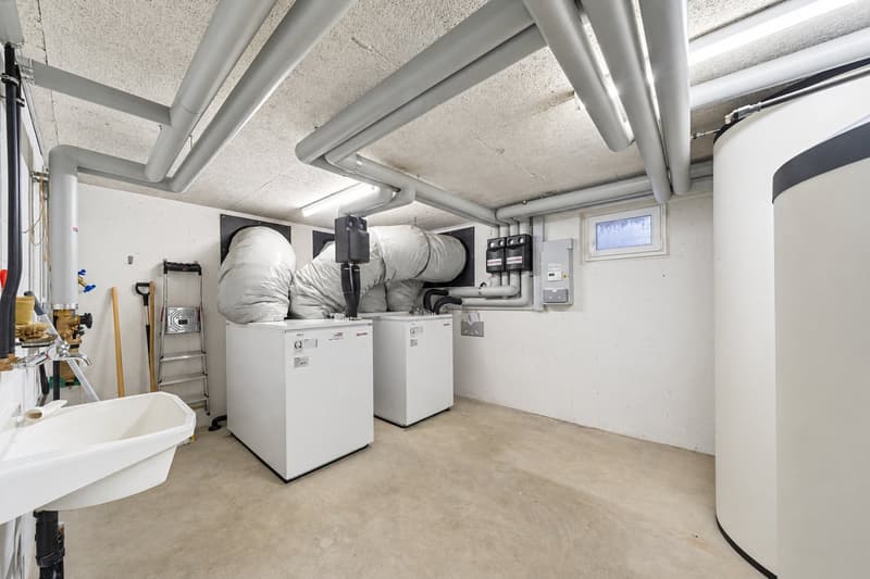 Stilvolle 4,5-Zimmer-Wohnung mit 2 Balkonen, Aufzug & 2 TG-Stp. in Lengwil (32)