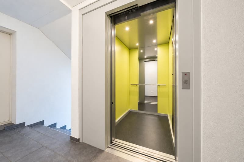 Stilvolle 4,5-Zimmer-Wohnung mit 2 Balkonen, Aufzug & 2 TG-Stp. in Lengwil (7)