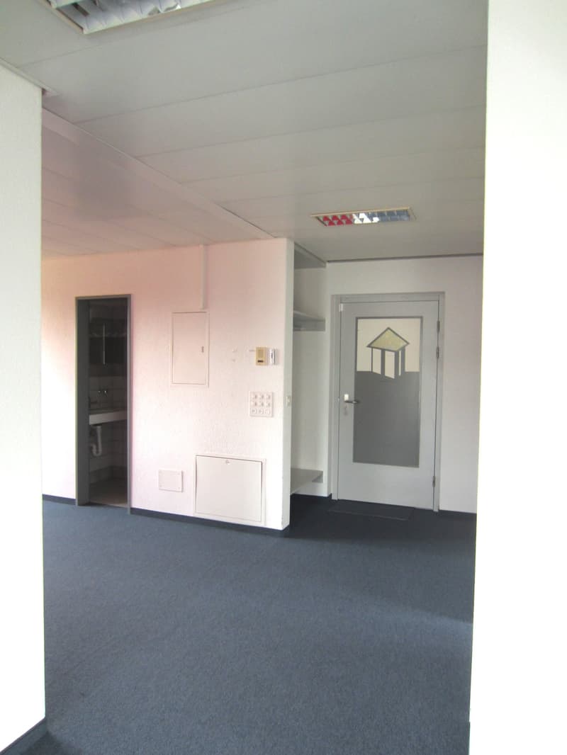 Bright office space, 1 open office, 2 lockable offices, balcony, kitchen, and toilet (6)