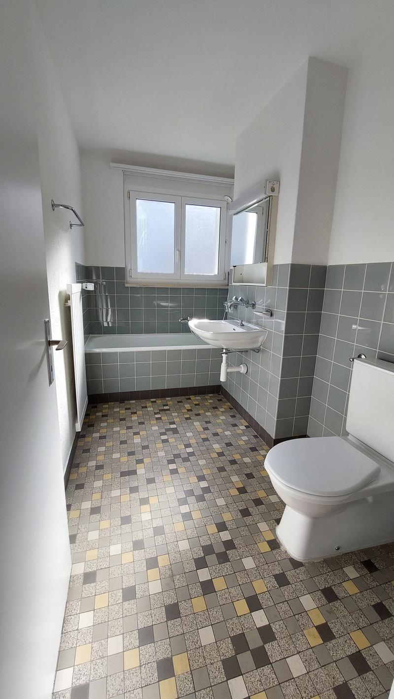 Charmante 4.5-Zimmer-Wohnung mit Balkon in Bronschhofen (3)