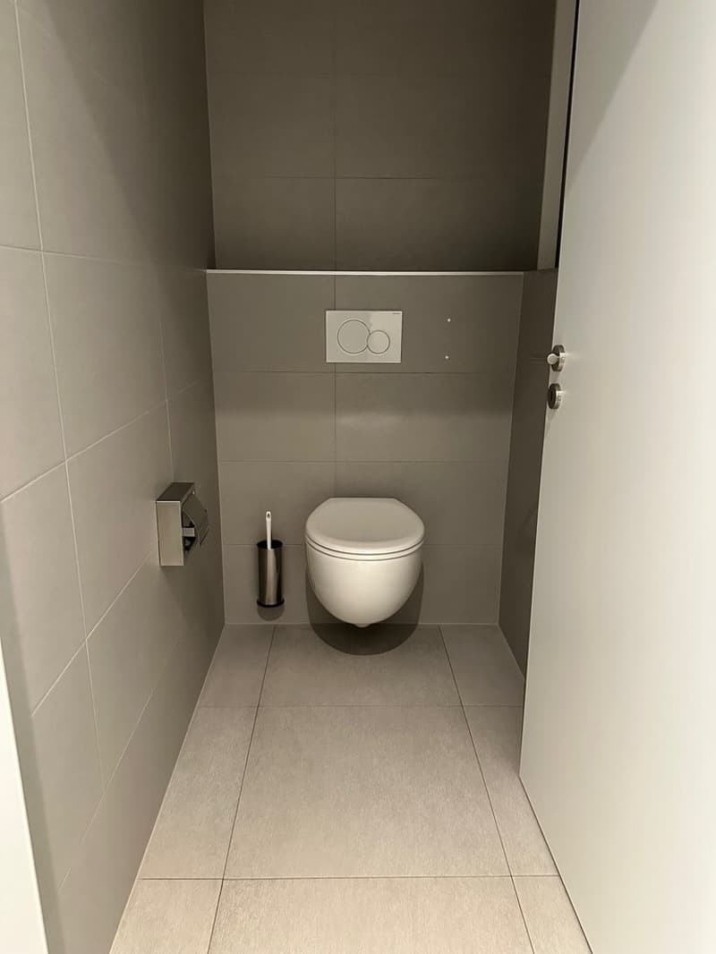 Attraktive und helle Bürofläche an bester Lage in Uster (7)