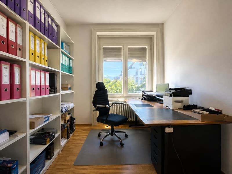 Büro zweites links