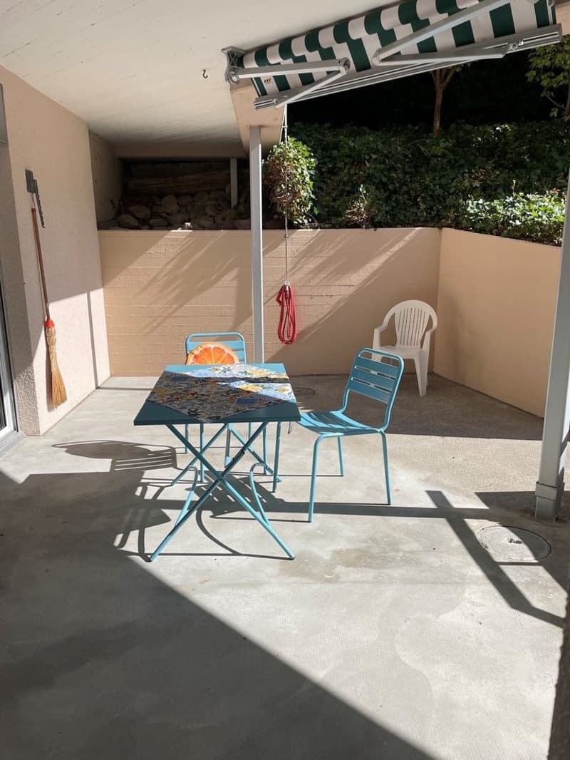 Aussenansicht_Balkon-Sitzplatz_Bild_3.jpg