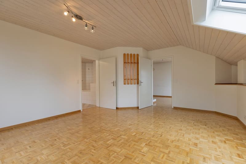 Freistehendes 5.5-Zimmer Einfamilienhaus mit Weitsicht bis zu den Alpen (11)