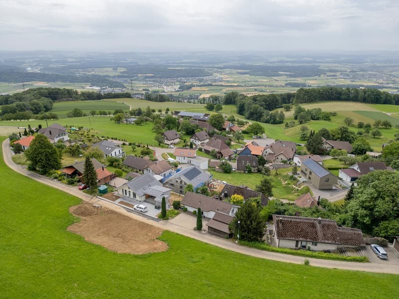 Freistehendes 5.5-Zimmer Einfamilienhaus mit Weitsicht bis zu den Alpen (7)